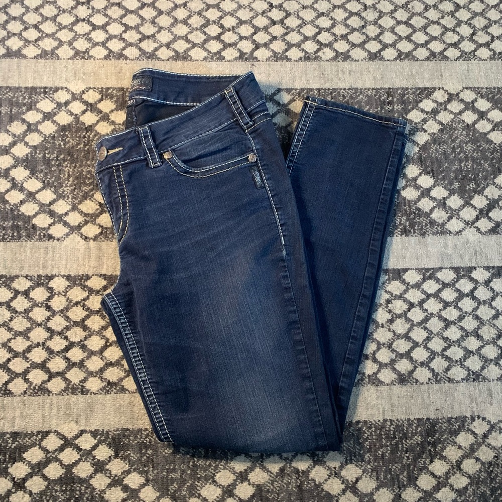 Silver Suki Mid Skinny women’s jeans. 33x31. Like new condition.
